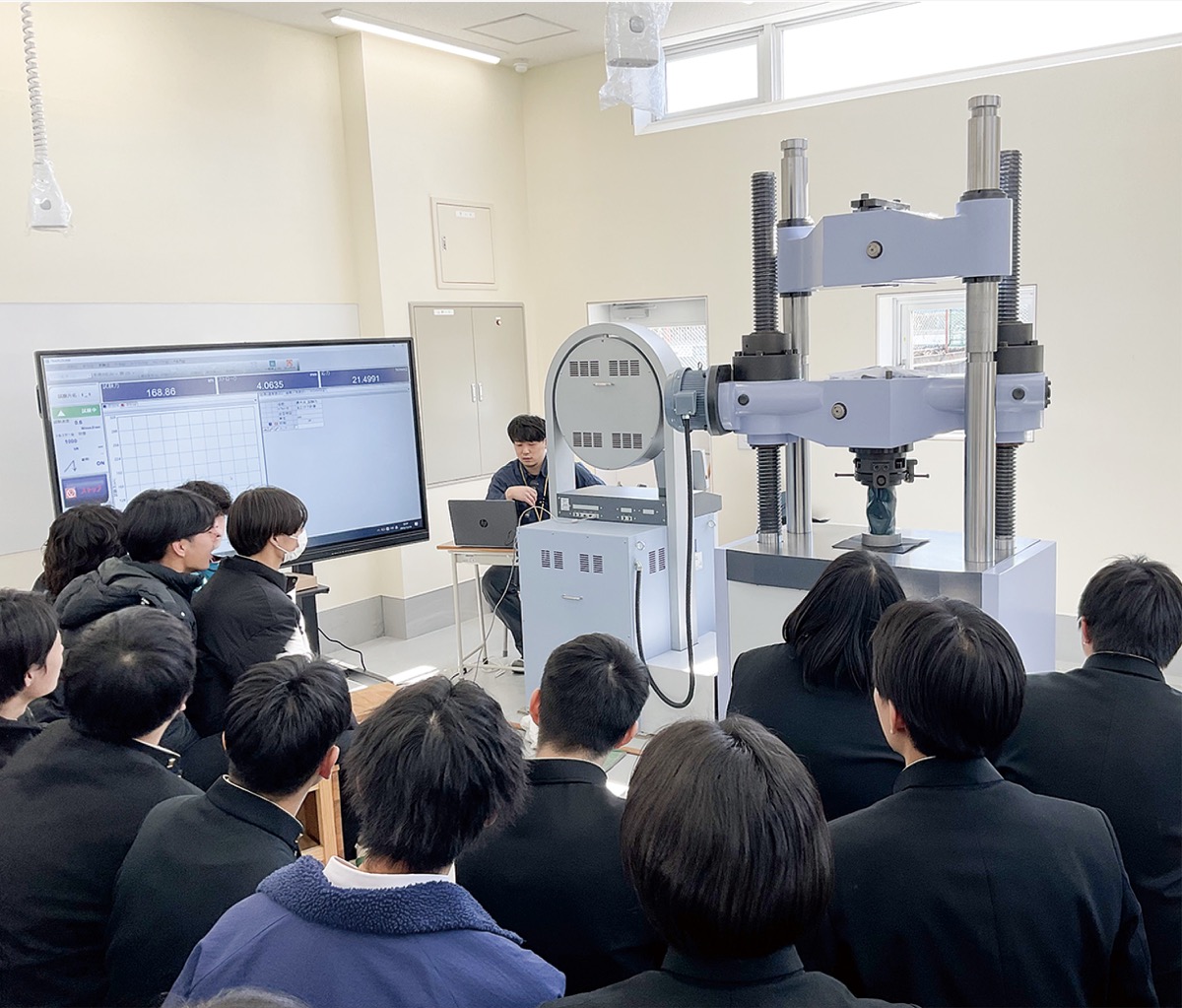 待望の実習棟が完成