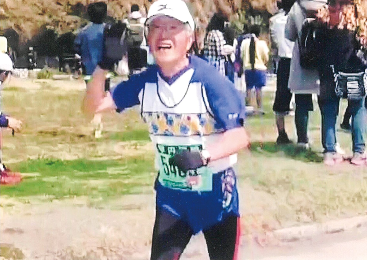 北下浦ふるさとマラソンを走る渡辺さん（家族提供）