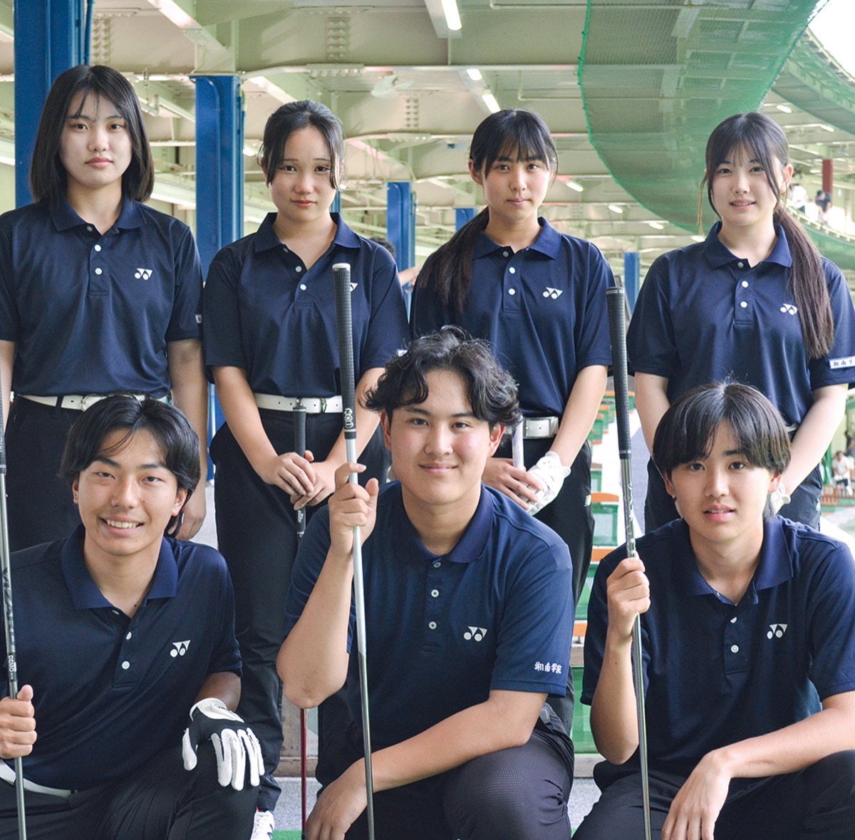 男女そろって団体戦に出場するゴルフ部