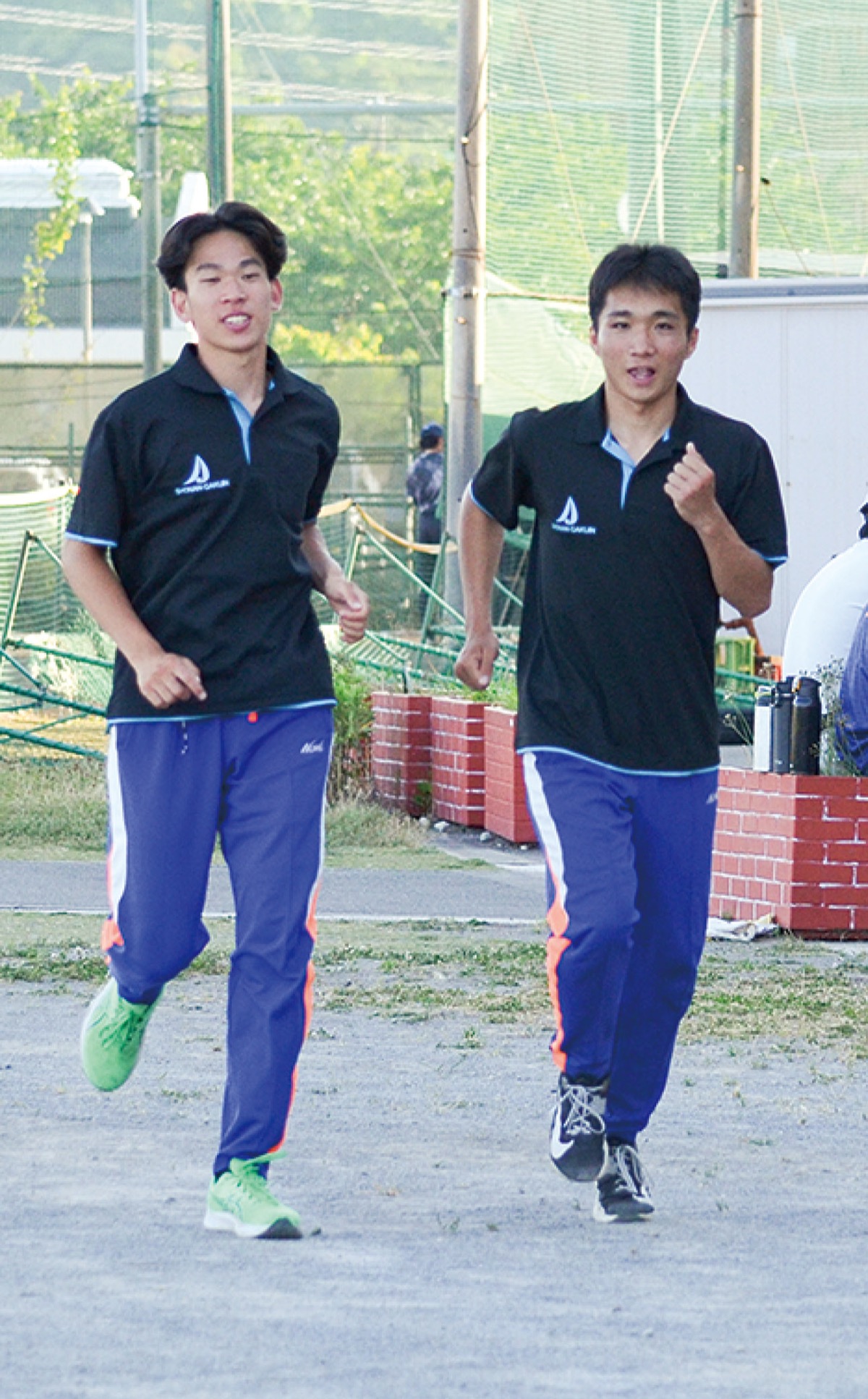 陸上部の小堀さん（右）と平戸さん