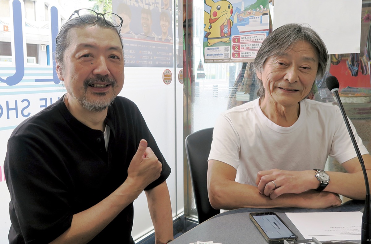 漫画家の石渡さん（左）薬剤師でドラマーの高橋さん