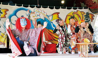 毎年２月に海南神社で奉納されるいなりっこ