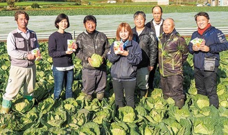 高清会の生産者と三浦市農協、石井食品社員（提供写真）