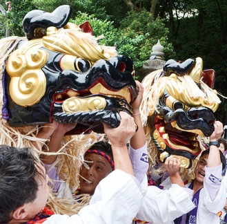 海南神社夏例大祭の行道獅子（昨年７月）
