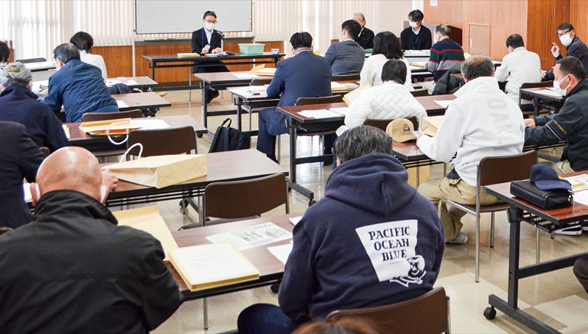 定数13に17陣営出席