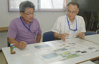 「ふるさと絵屏風プロジェクト」を説明する倉林さん（右）と伊東さん（左）