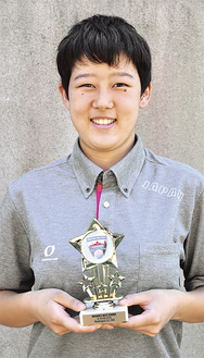 「ベストサーバー賞」に輝いた中田さん。チームではセッターを務めた
