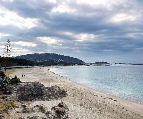 第1回のテーマの一色海岸