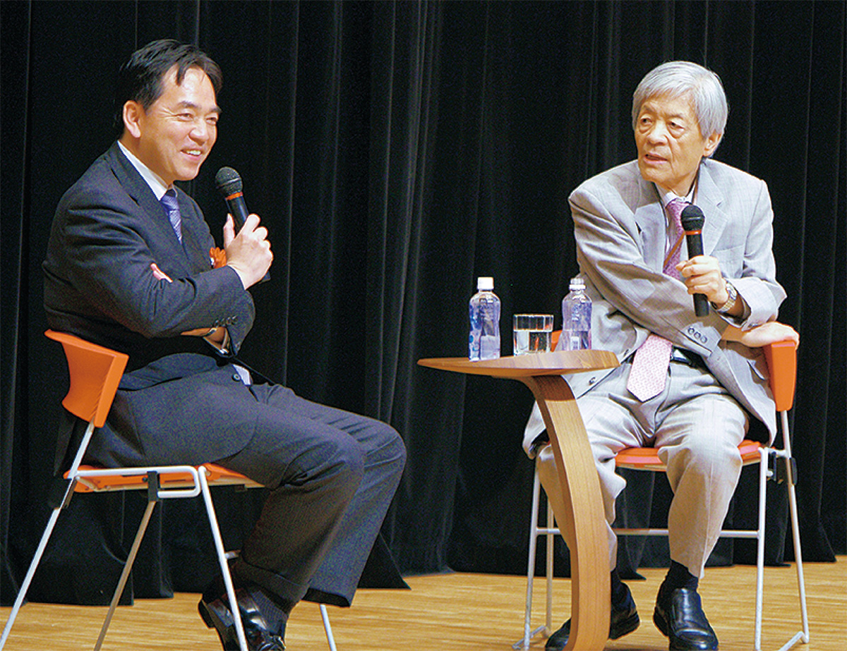 鋭い批評で令和を展望