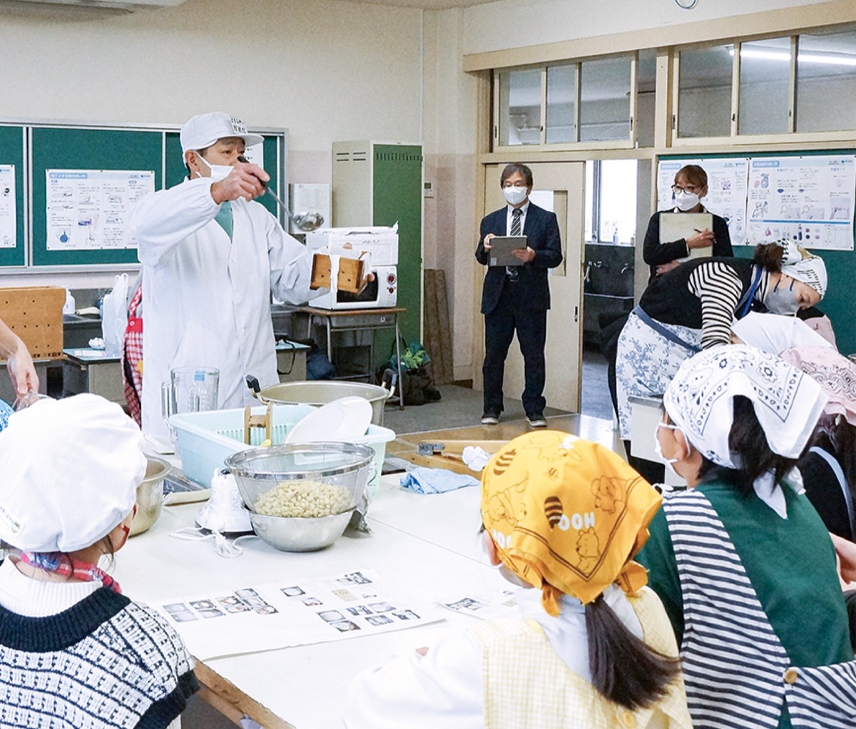 手作り豆腐に笑顔