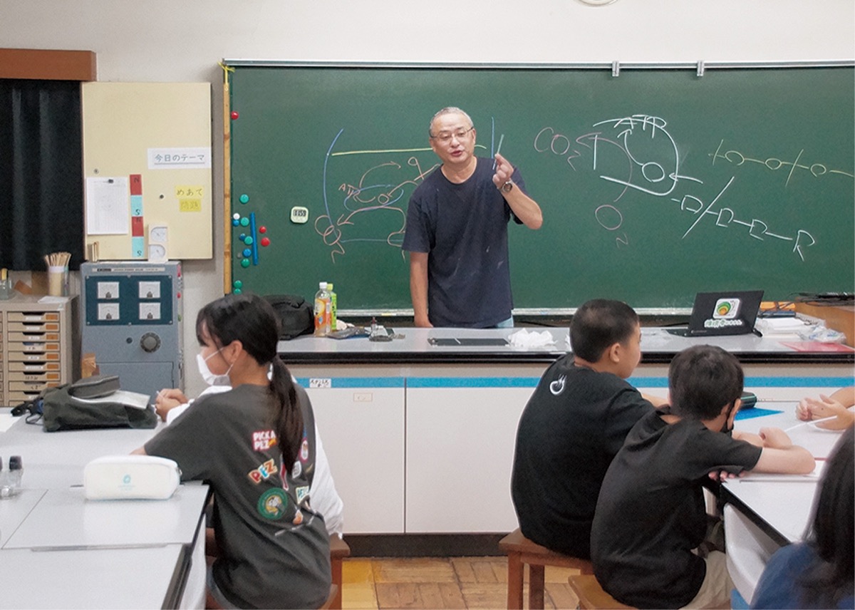 微生物がストロー食べた