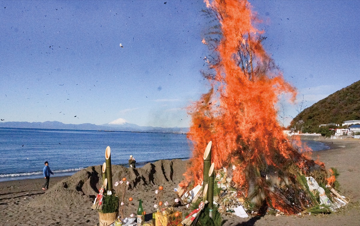 無病息災願う、どんど焼き