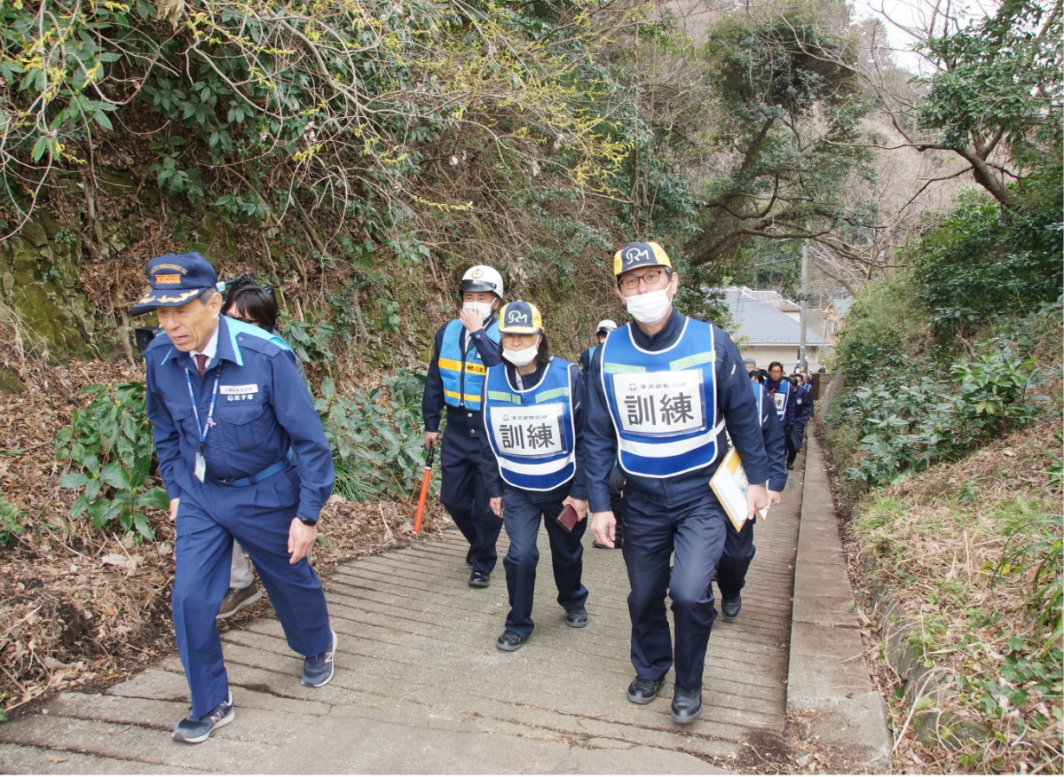ＪＲと初の津波避難訓練 (写真3)