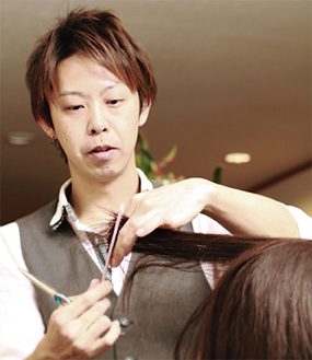 「髪の悩みを根本から解決します」と太田竜希オーナー