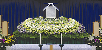 通夜・葬儀で故人の為に飾られたお花はお棺の中に収められた故人と共に荼毘に付される