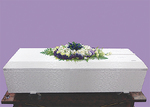 上記の花祭壇から棺上花を作成する。火葬場用と自宅用の花束も作成。お棺の中はお花で埋め尽くされる