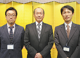 左から青木会長、中嶋代表、神谷会長