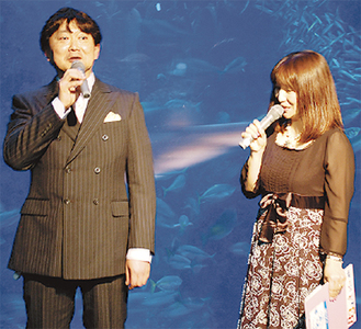 トークショーを行ったハギーさん（左）と司会の宮川浩子さん
