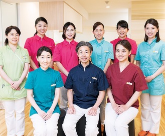 日本歯周病学会が認定する専門医と歯科衛生士がお口の健康をサポートする