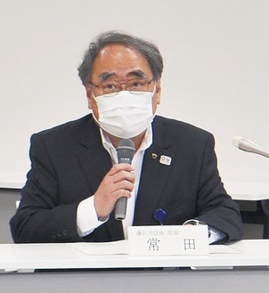 新型コロナウイルスの対応について話す藤沢市民病院の常田院長