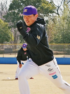 練習生として参加している太田拓選手。将来はNPBプロ野球を目指すという