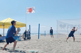 砂浜での白熱試合