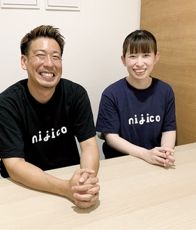 「nijico辻堂」の鈴木代表（左）と小川さん