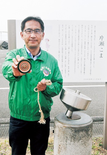 片瀬こま職人の杉下さん