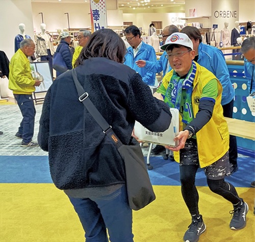 募金活動の様子