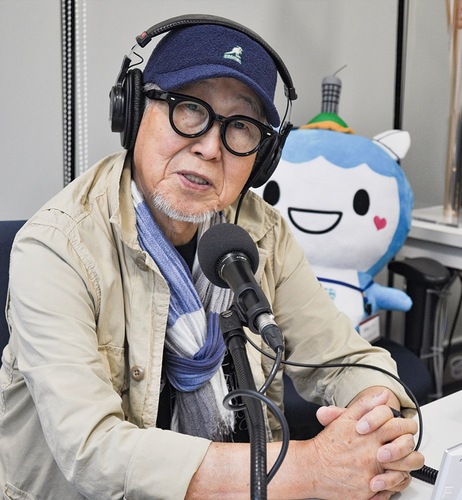 ラジオ収録中の在津さん