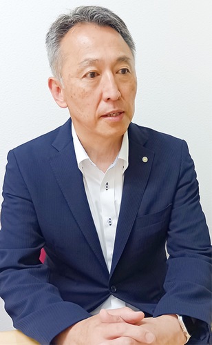 インタビューに応える坂根氏