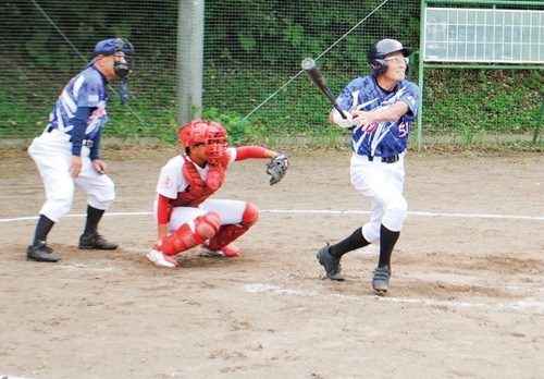 熾烈な戦いを繰り広げたシニアと小学生