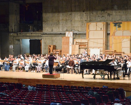 思い出の詰まった市民会館大ホールでリハーサル
