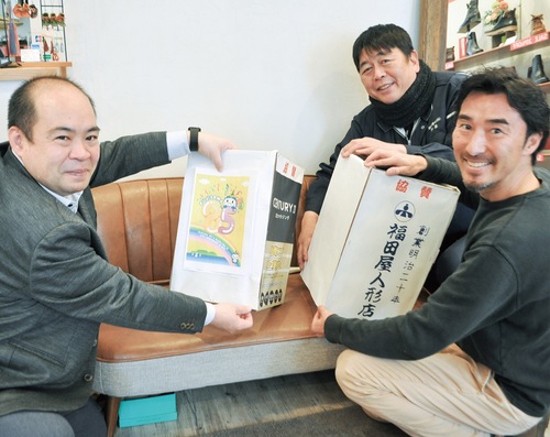 準備を進める商店街メンバー