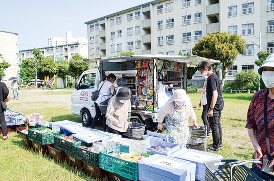 三浦市で行われたイオンの移動販売（２０２３年５月撮影）