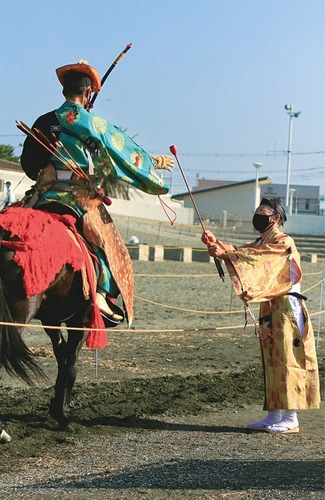 過去に務めた諸役（矢取・右）＝藤沢市観光協会提供