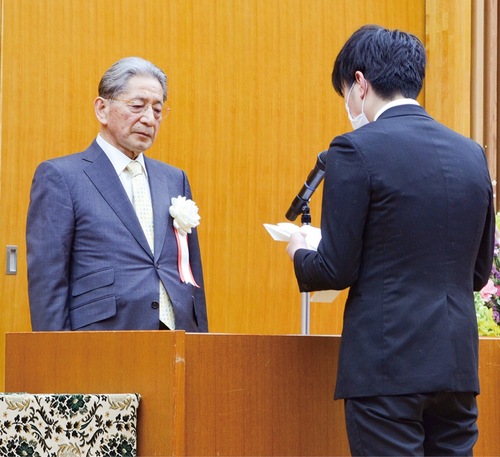 誓いの言葉を述べる川崎さん