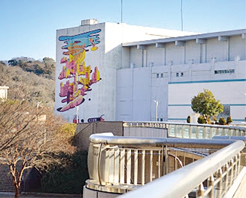 陸橋から見た市民会館