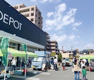 地元グルメのマルシェ