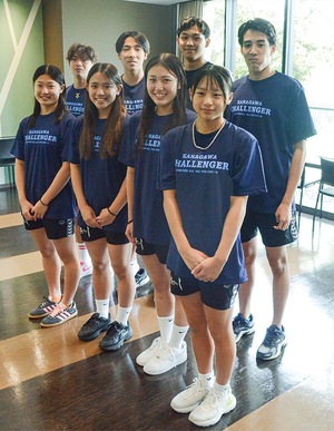 優勝した男女フリーリレーメンバー