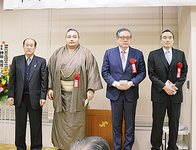 大相撲神奈川後援会 700人が力士激励 寄付金の贈呈も 藤沢 タウンニュース