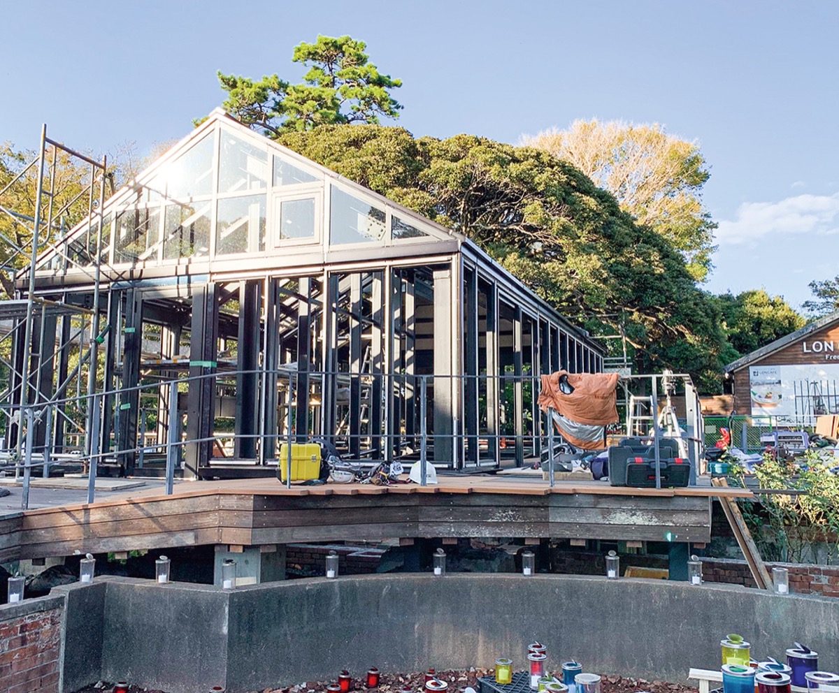 工事が進む温室遺構。11月13日から一般開放を予定している