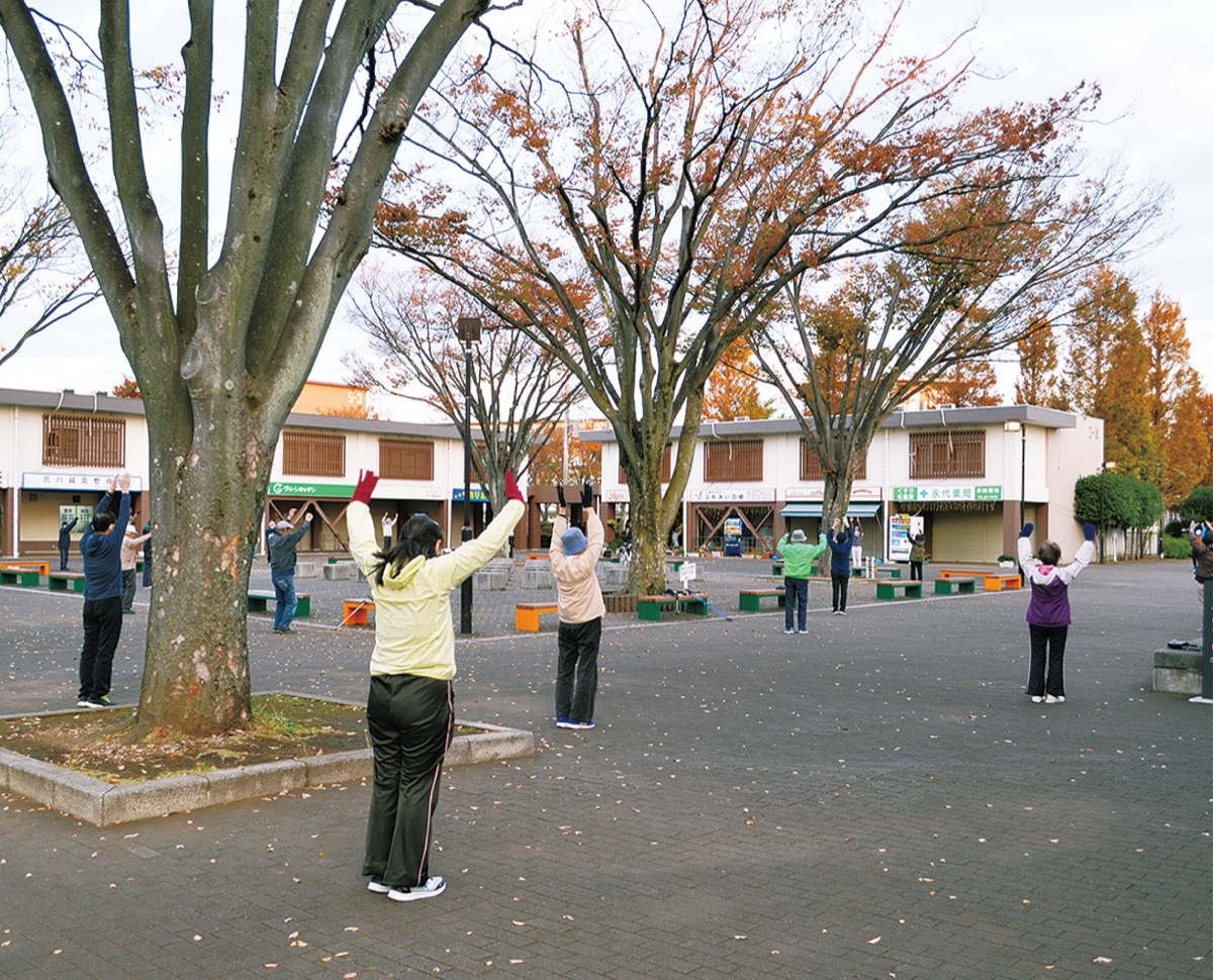 ラジオ体操 毎朝集い15年 善行団地住民の 健康の秘訣 藤沢 タウンニュース