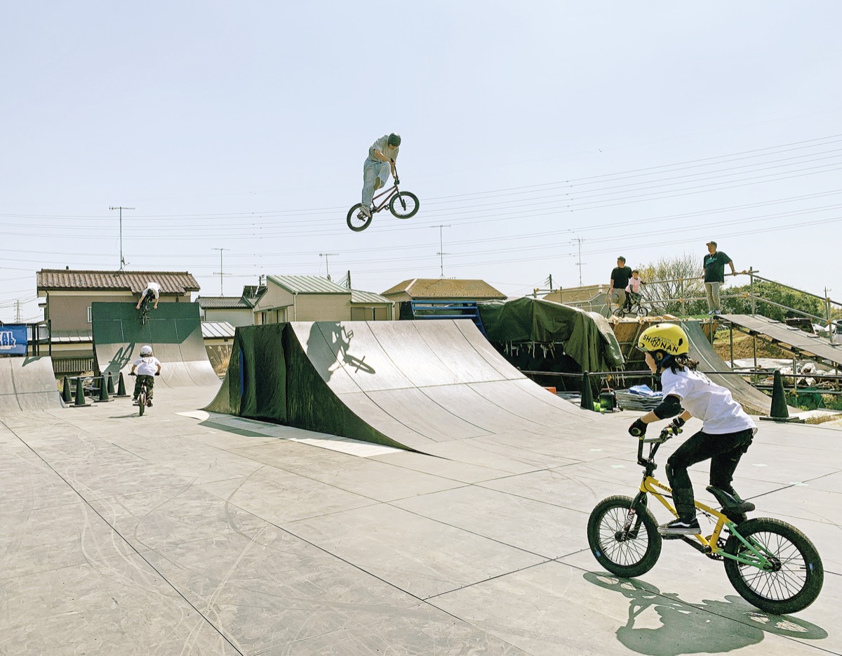 青空へ飛べ BMX新拠点 葛原にフリースタイルパーク | 藤沢 | タウン