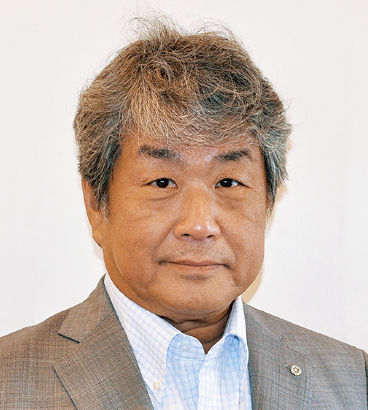 会長 府中 洋さん (写真1)