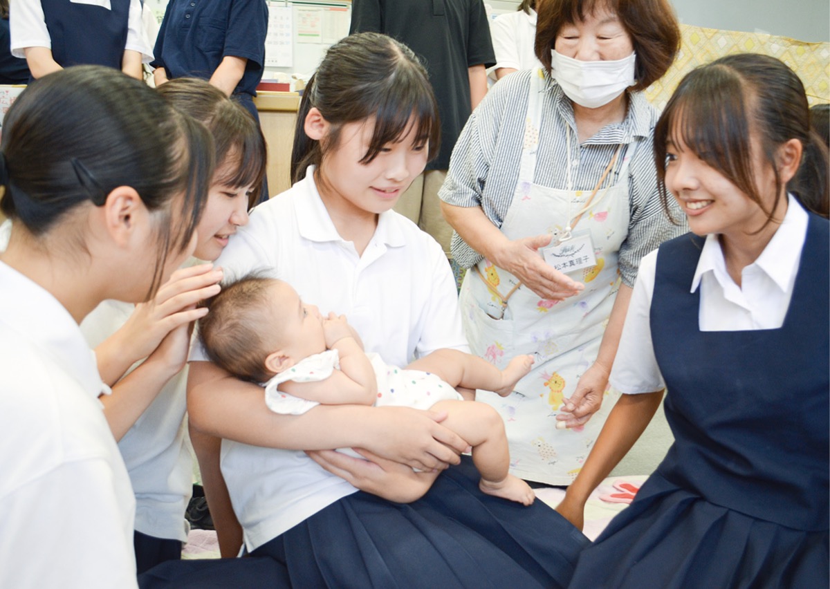 片瀬中に赤ちゃん来訪