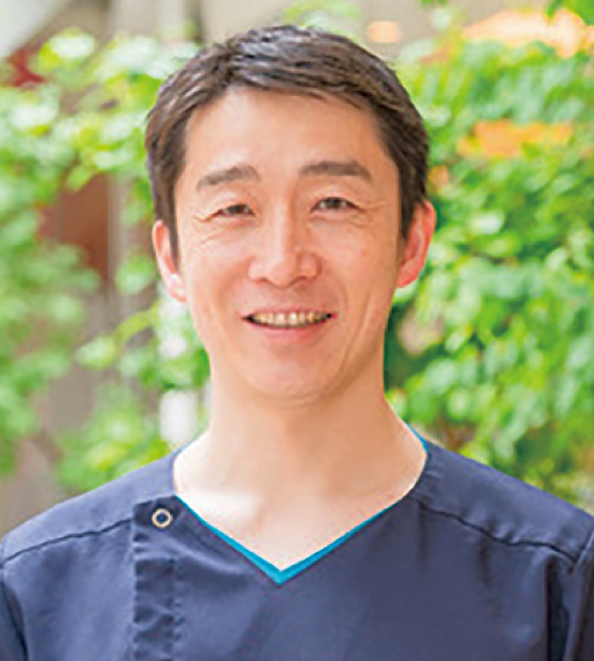 星谷雄太院長（歯学博士）