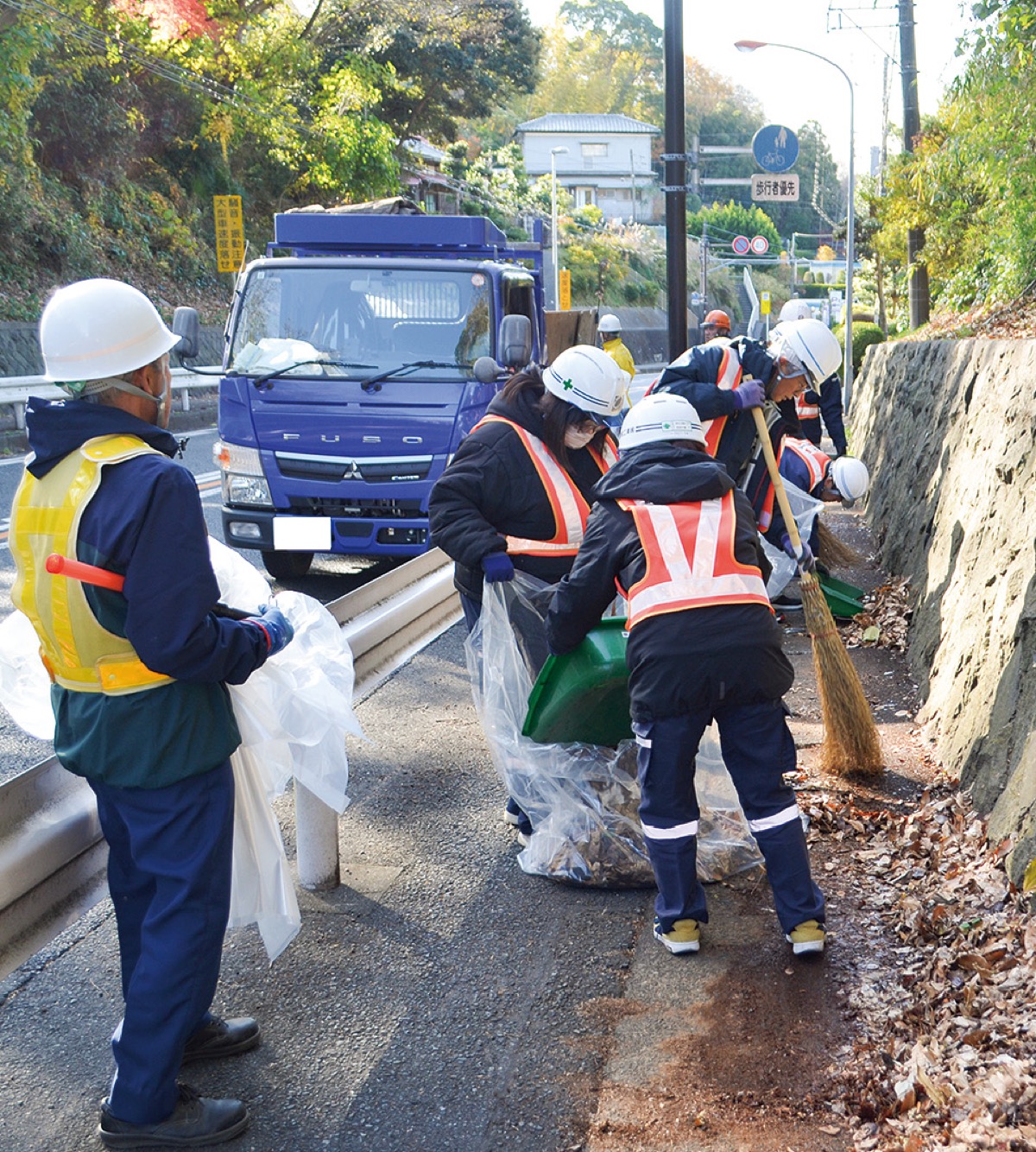 駅伝に向け沿道清掃