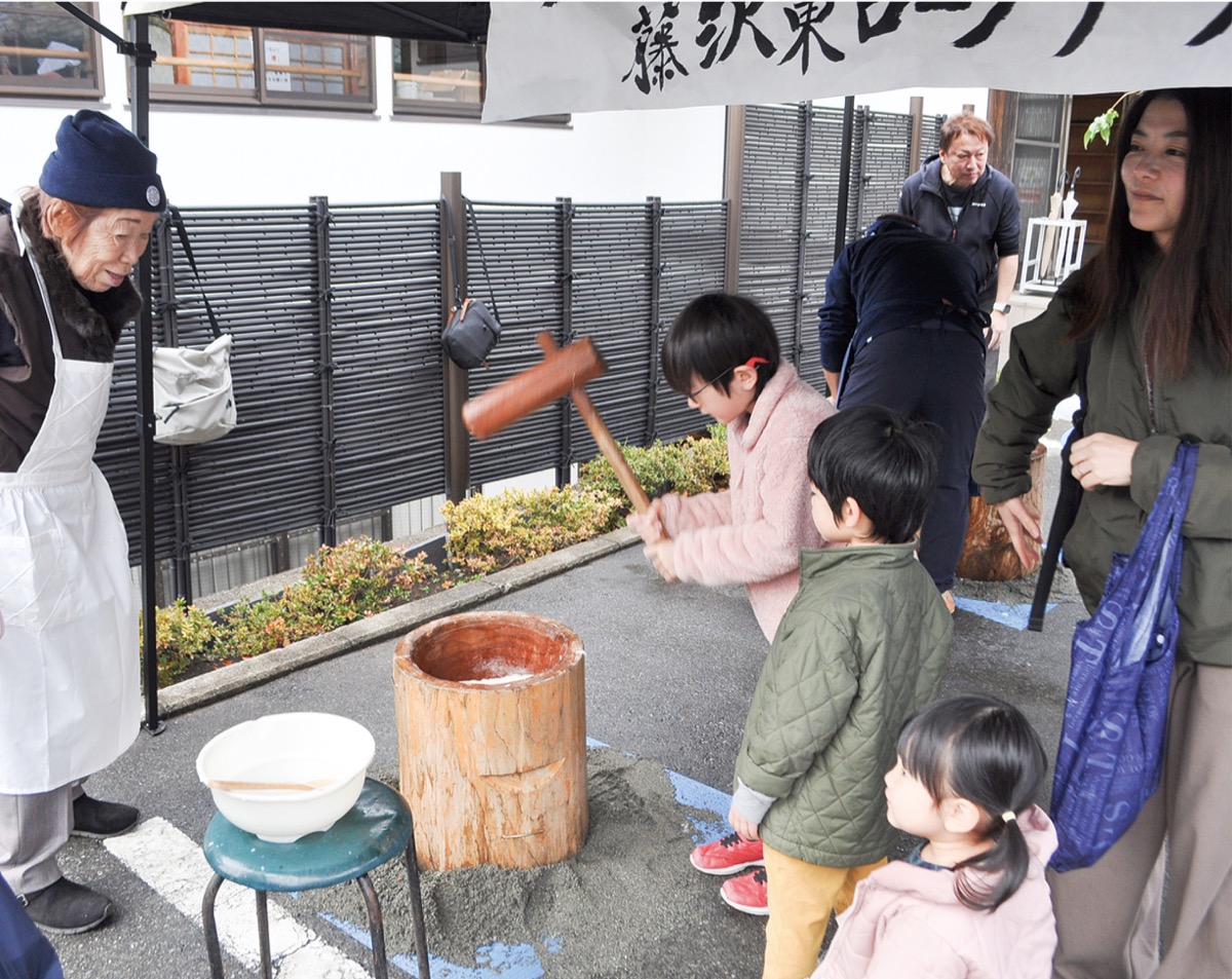 天嶽院で餅つき