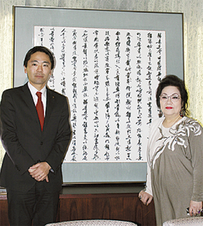 吉田さん（右）と松尾市長
